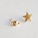 Saturn earring in solid 10k gold