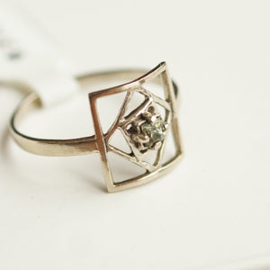Princess cut green sapphire ring